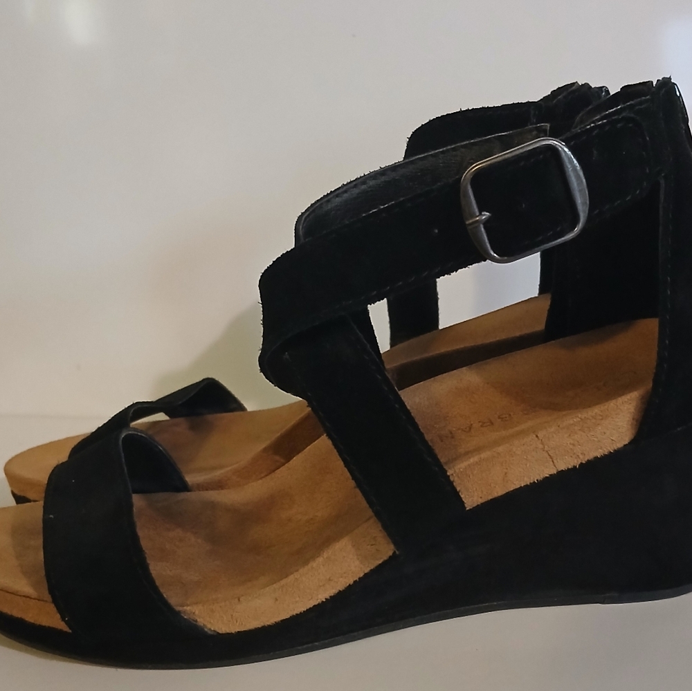 Lucky Brand Black Microfiber Wedge Sandals 6W